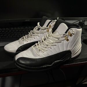 Jordan 12 taxi